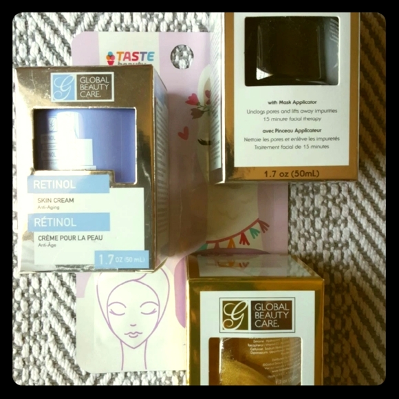 mask&BEAUTY•ESSENTIALS - Picture 1 of 4